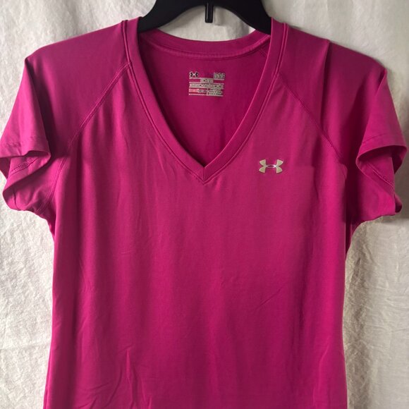 Under Armour Tops - Under Armour HeatGear Womens Pink Athletic V-Neck Shirt Top Size L Semi-Fitted